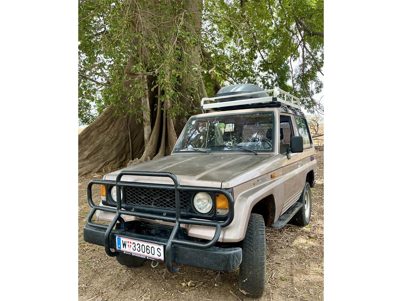 Toyota-Land-cruiser-1985-Brown