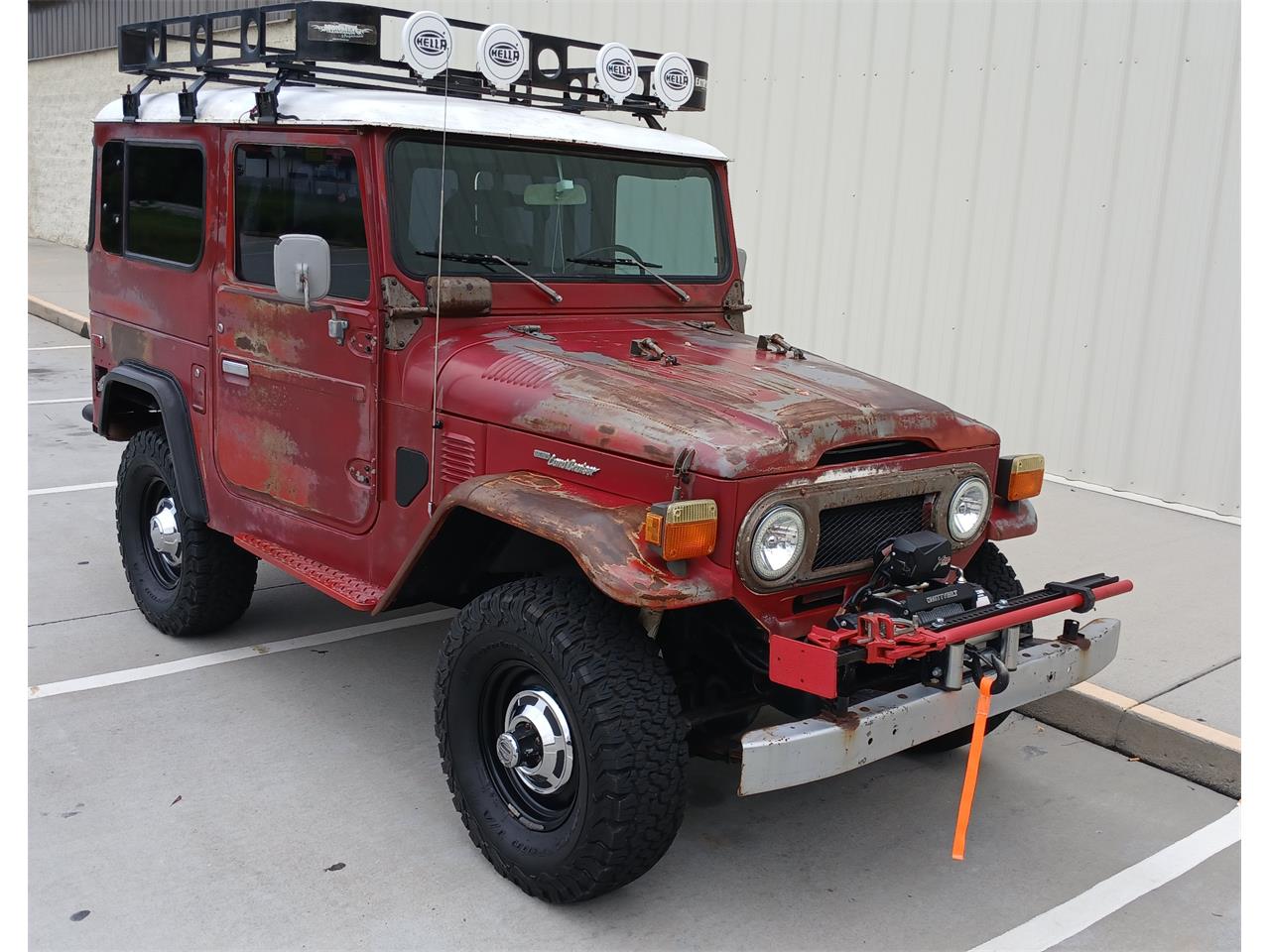 Toyota-Land-cruiser-fj40-1977-Freeborn-Red-Freeborn-Red-Black