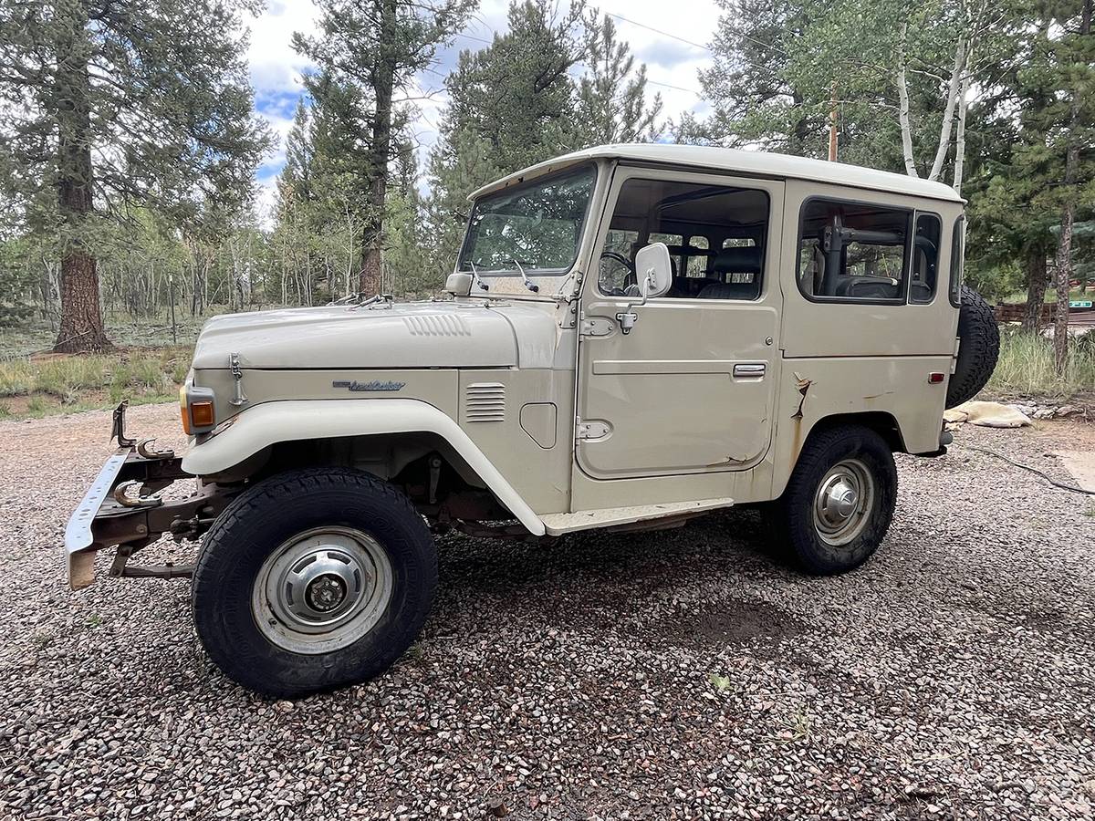 Toyota-Land-cruiser-fj40-1980
