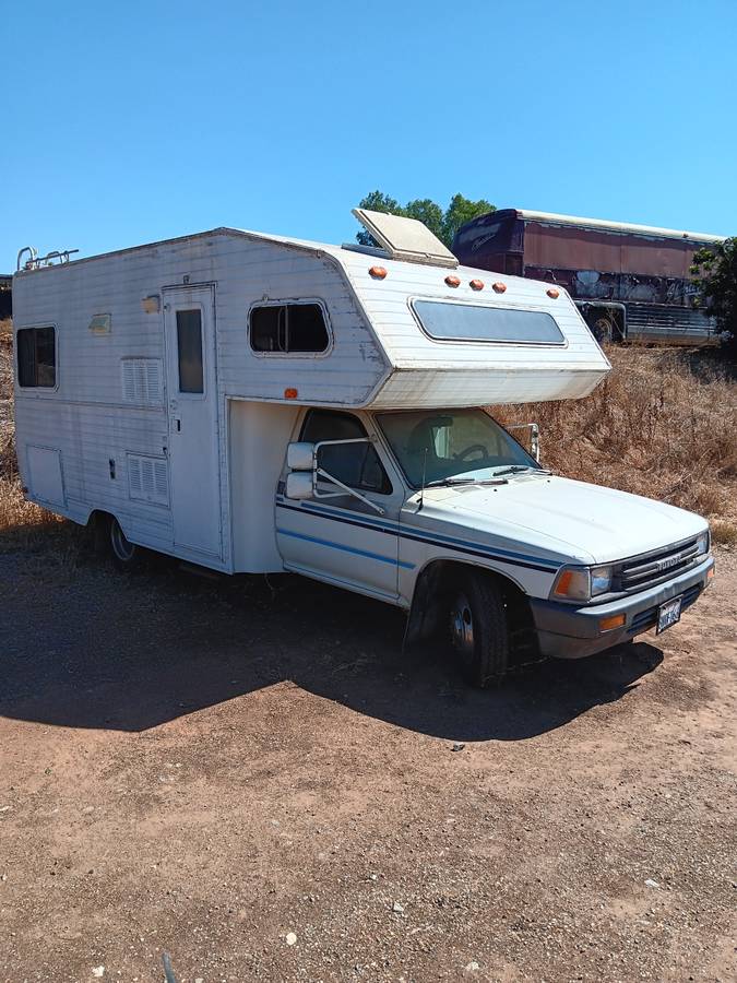 Toyota-Motorhome-1990-white