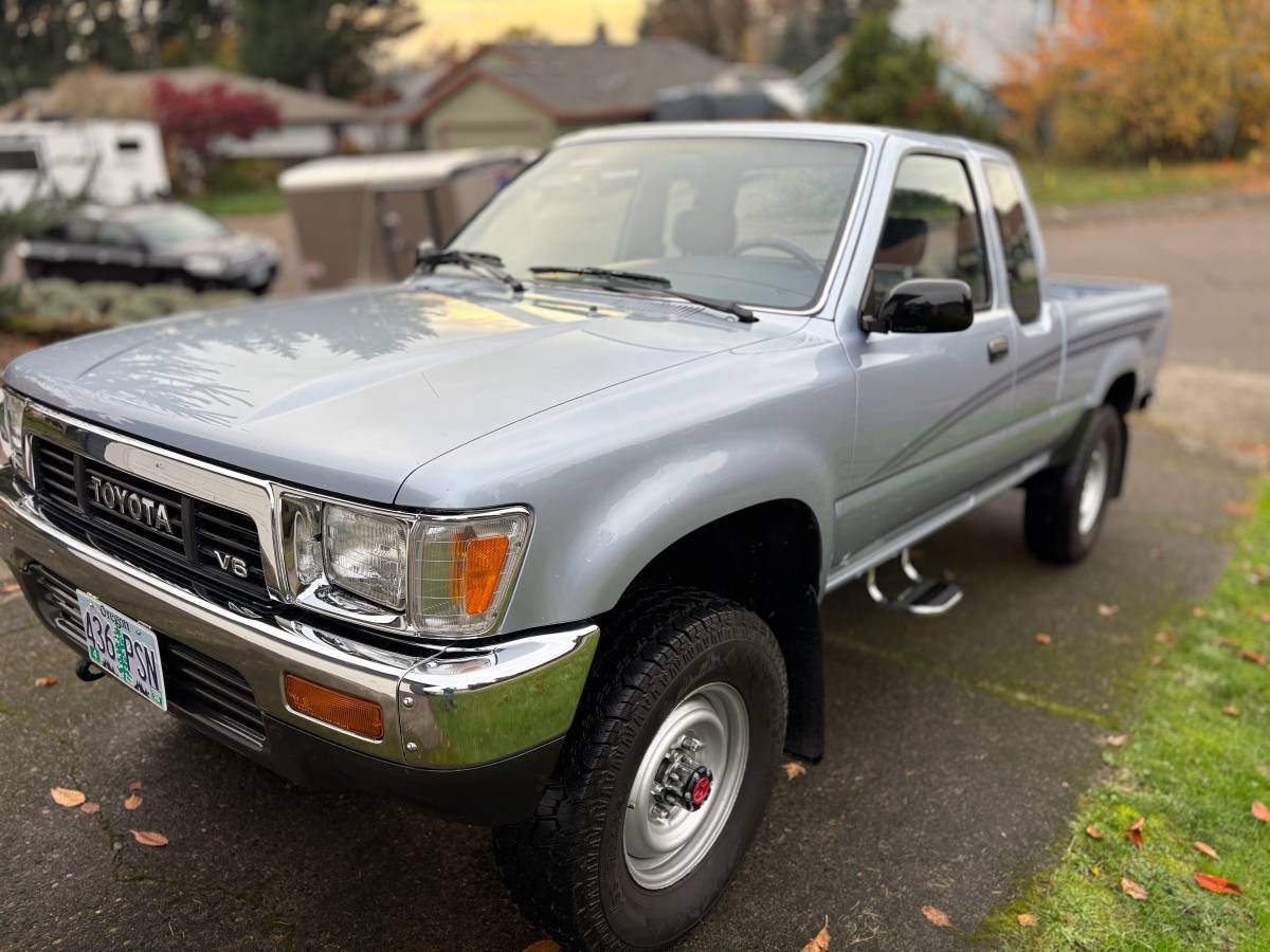 Toyota-Pick-up-1990-blue
