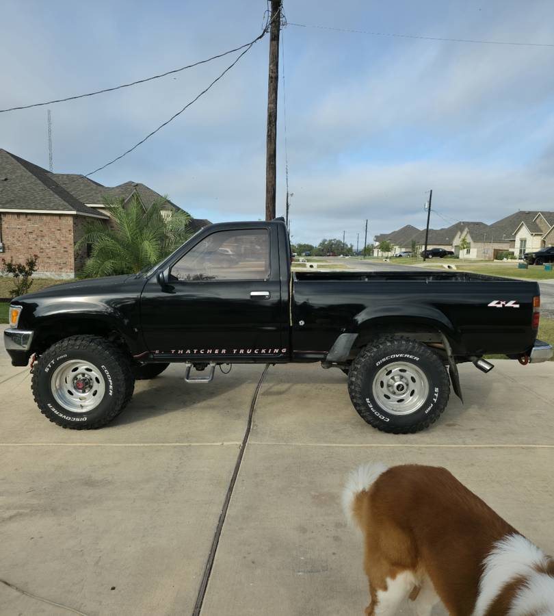 Toyota-Pick-up-1994-black