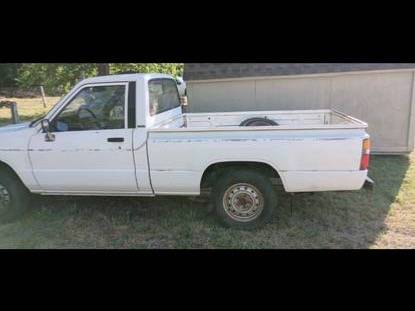Toyota-Pickup-1986