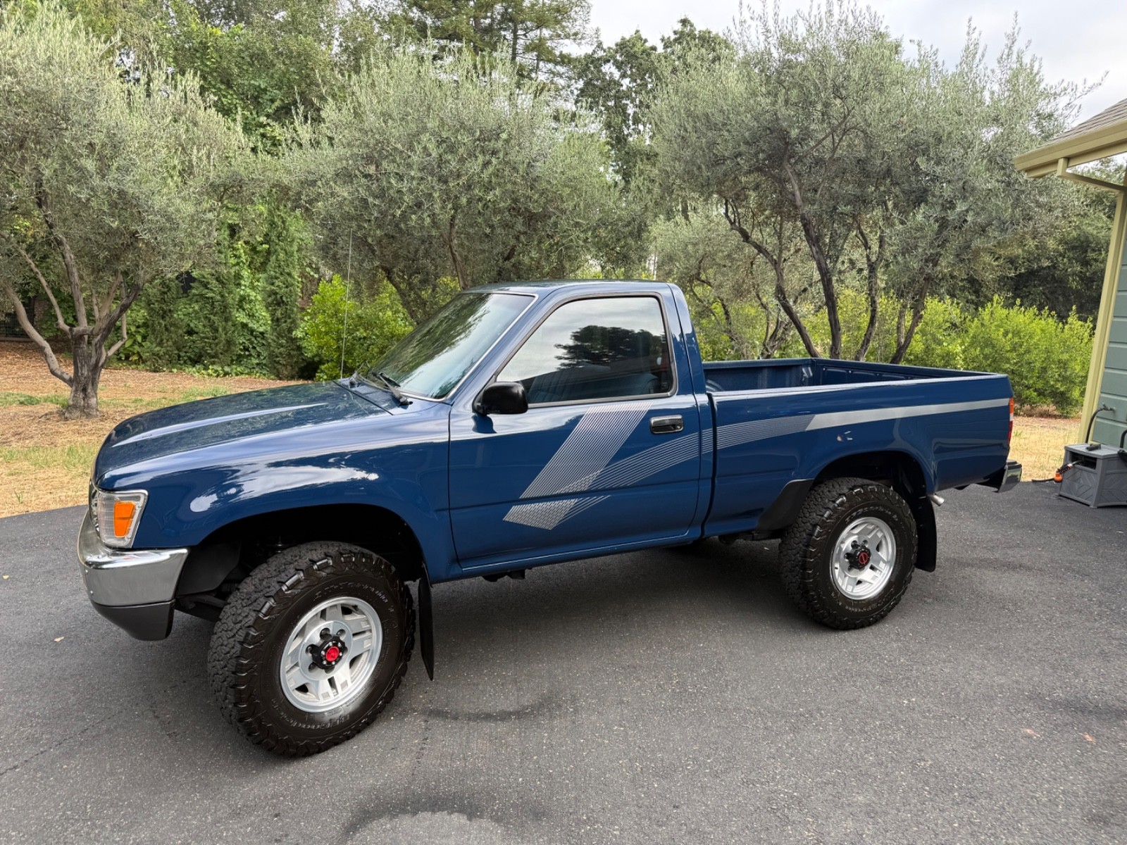 Toyota-Pickup-1989-Standard-Cab-Pickup-Blue