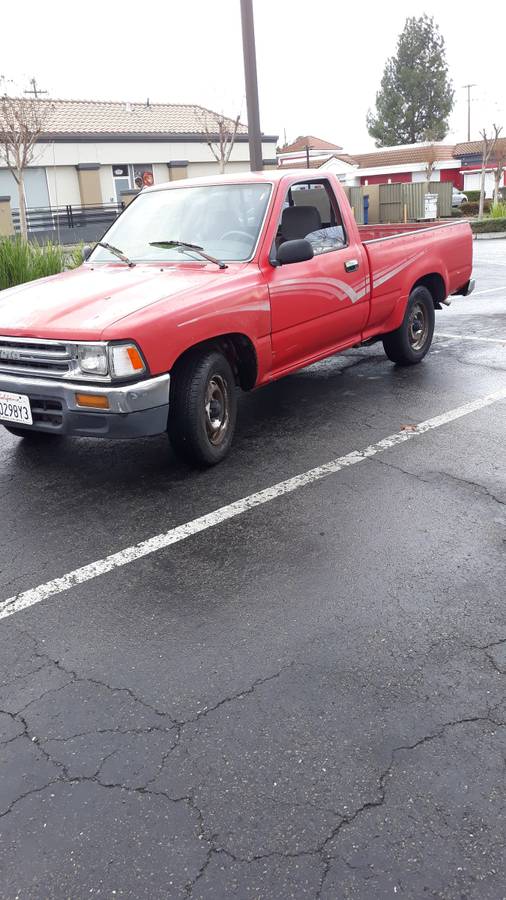 Toyota-Pickup-1989
