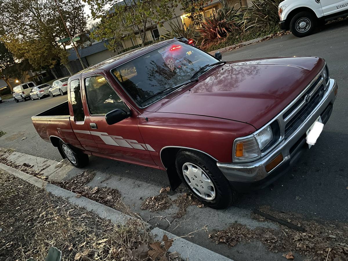 Toyota-Pickup-1992-Red