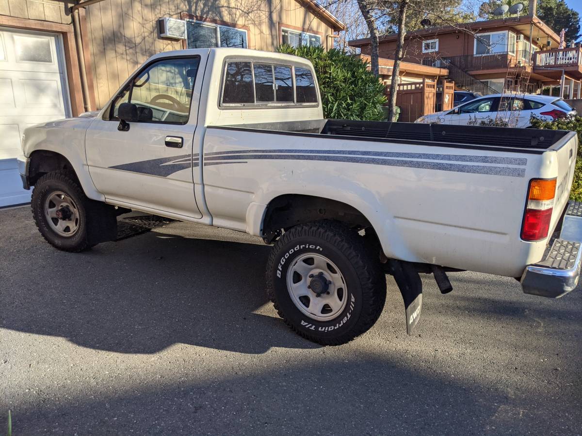 Toyota-Pickup-1993