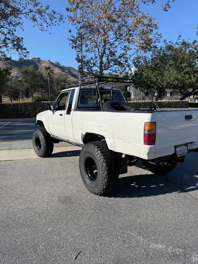 Toyota-Pickup-4x4-1985