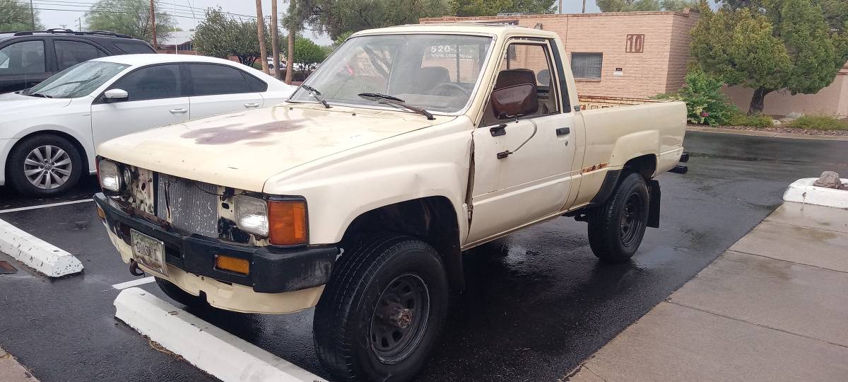Toyota-Pickup-4x4-1985