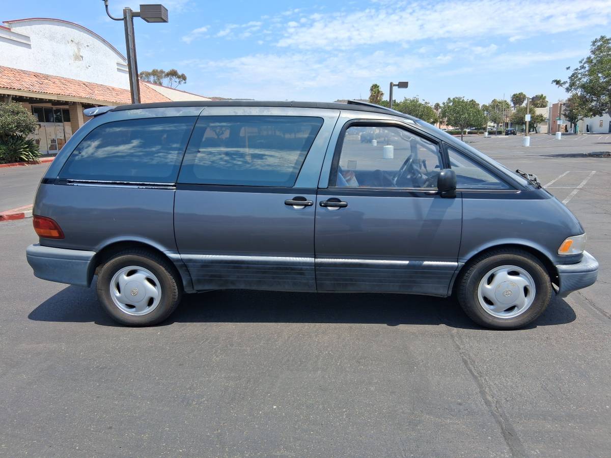 Toyota-Previa-1992