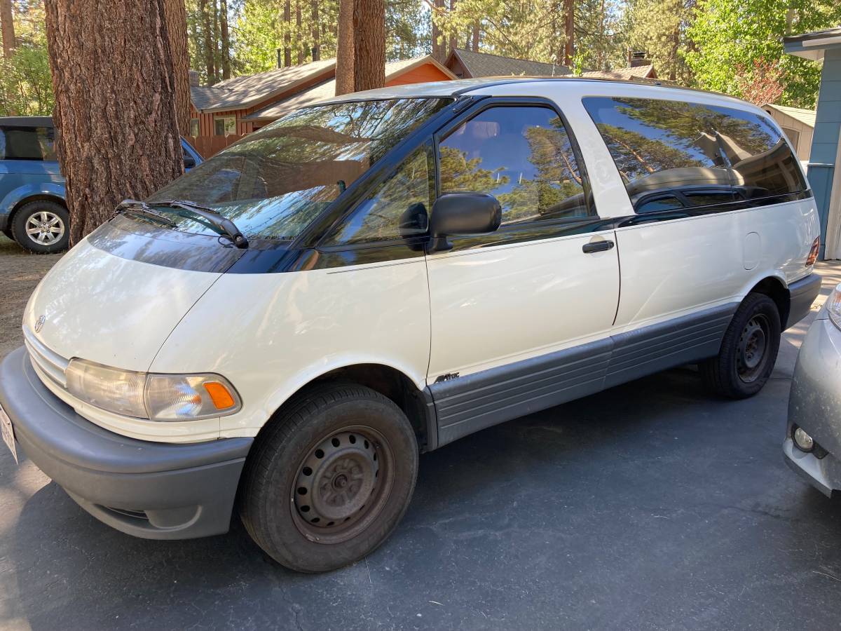 Toyota-Previa-1994-white
