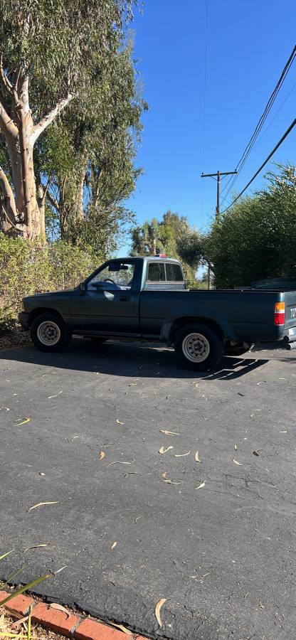 Toyota-Short-bed-truck-1995-green