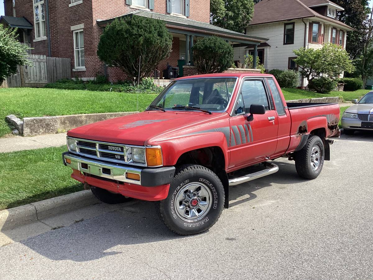 Toyota-Sr5-truck-1988-red
