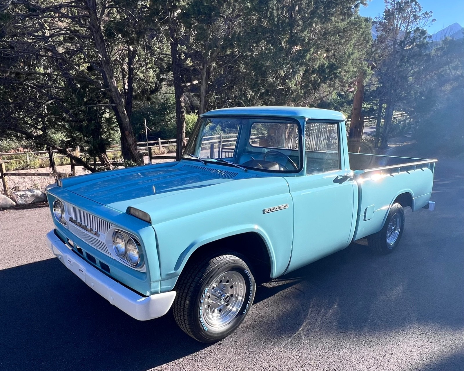 Toyota-Stout-1967-Standard-Cab-Pickup-TealAqua