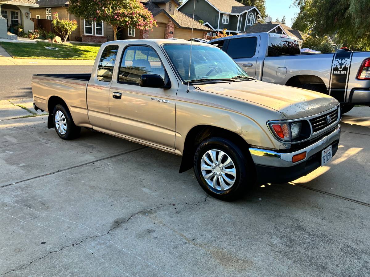 Toyota-Tacoma-1995