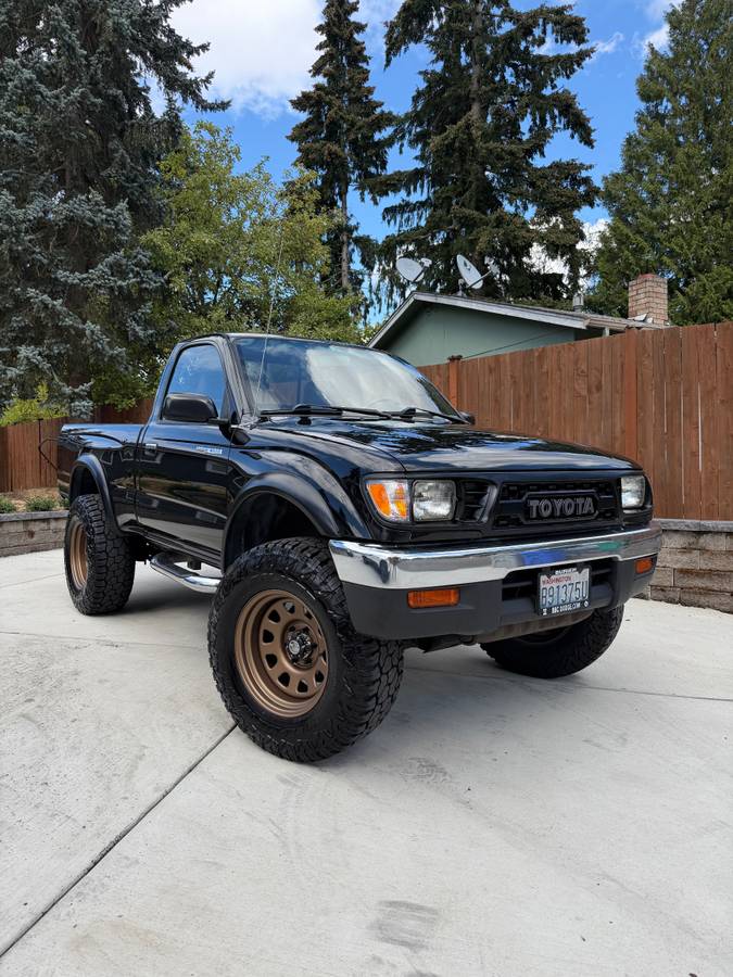 Toyota-Tacoma-1995-Black
