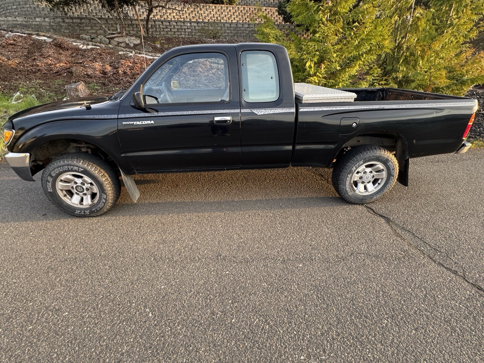 Toyota-Tacoma-1996-Extended-Cab-Pickup-Gray