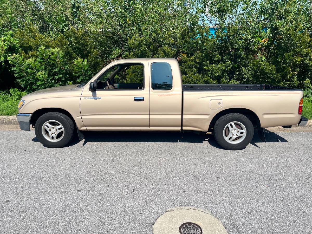 Toyota-Tacoma-access-cab-1996
