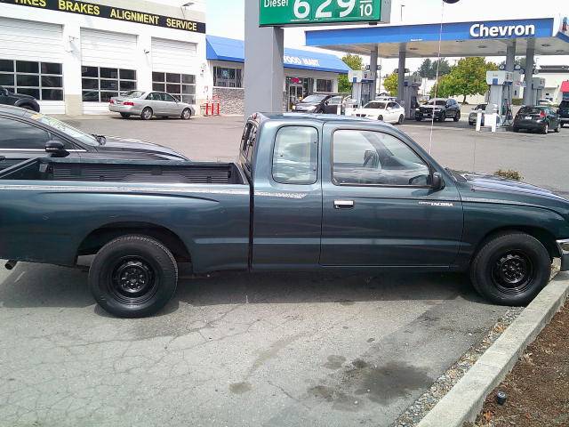 Toyota-Tacoma-xtracab-1995-green