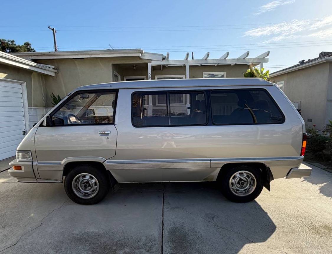 Toyota-Van-1988