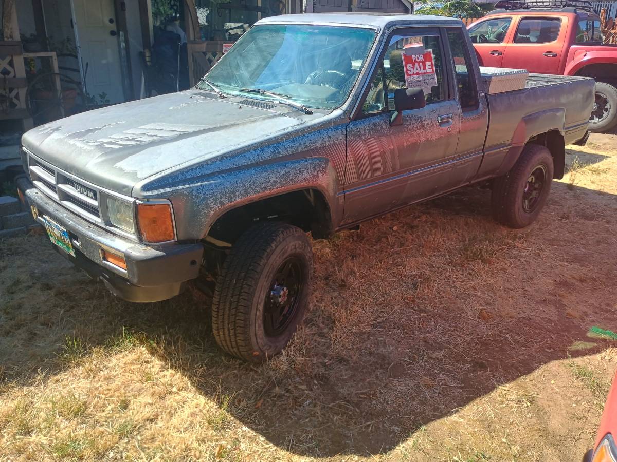 Toyota-Xcab-sr5-1987