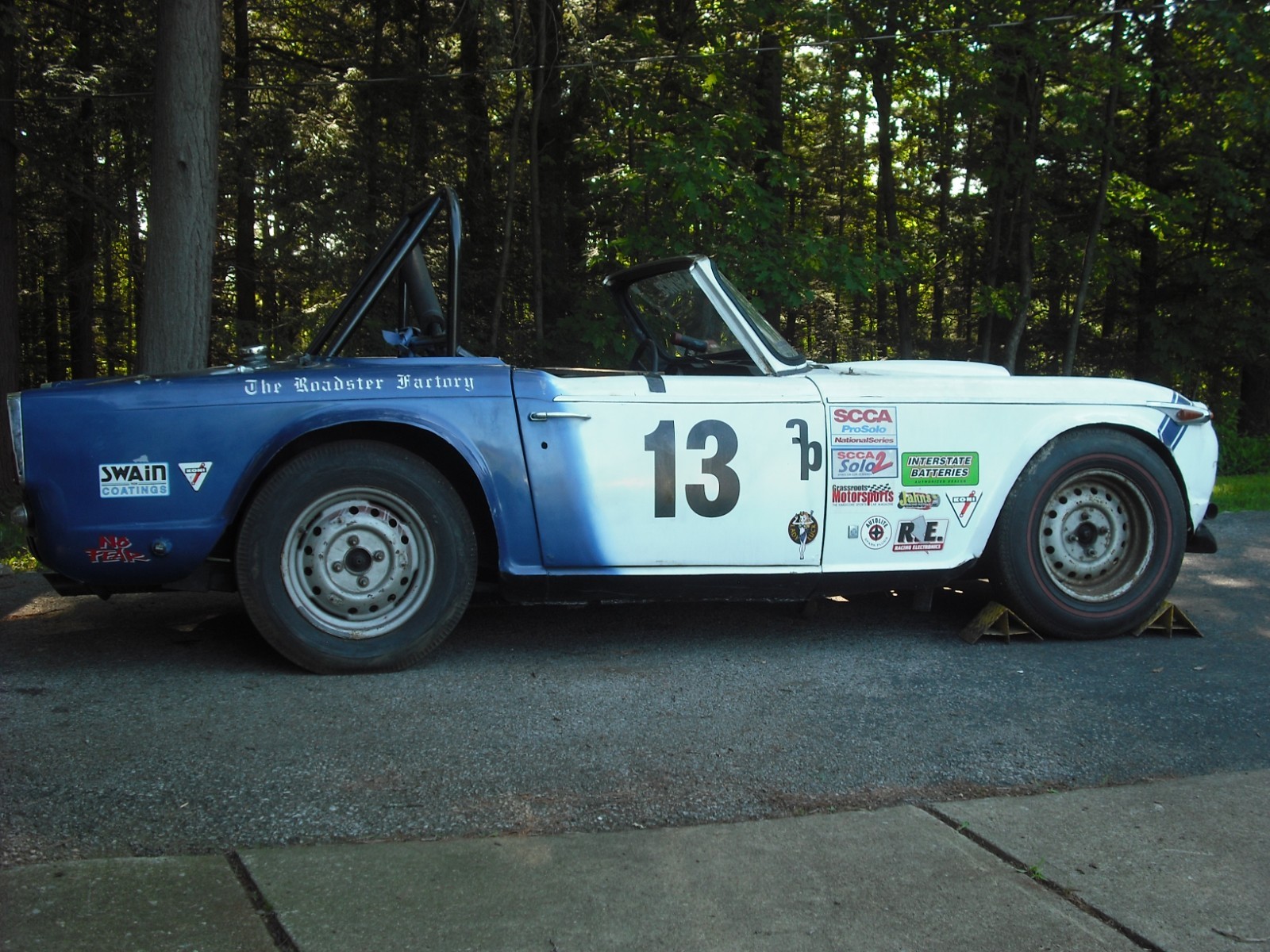 Triumph-TR250-1968-ROADSTER-Black