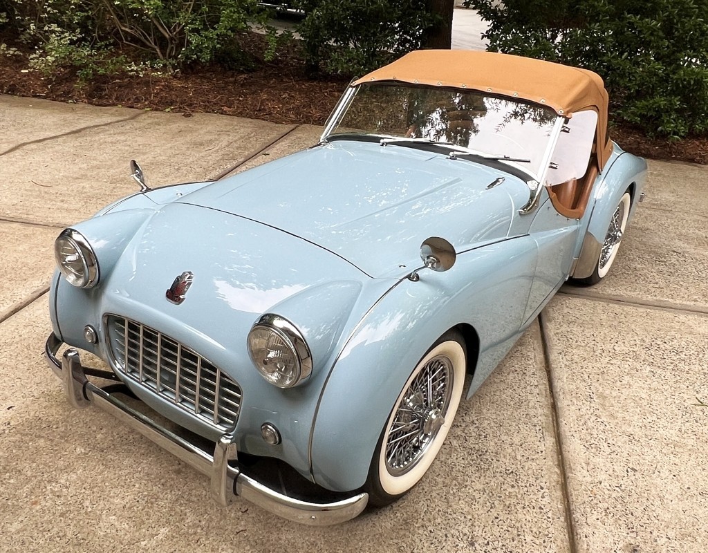 Triumph-TR3-1957-Convertible-Tan