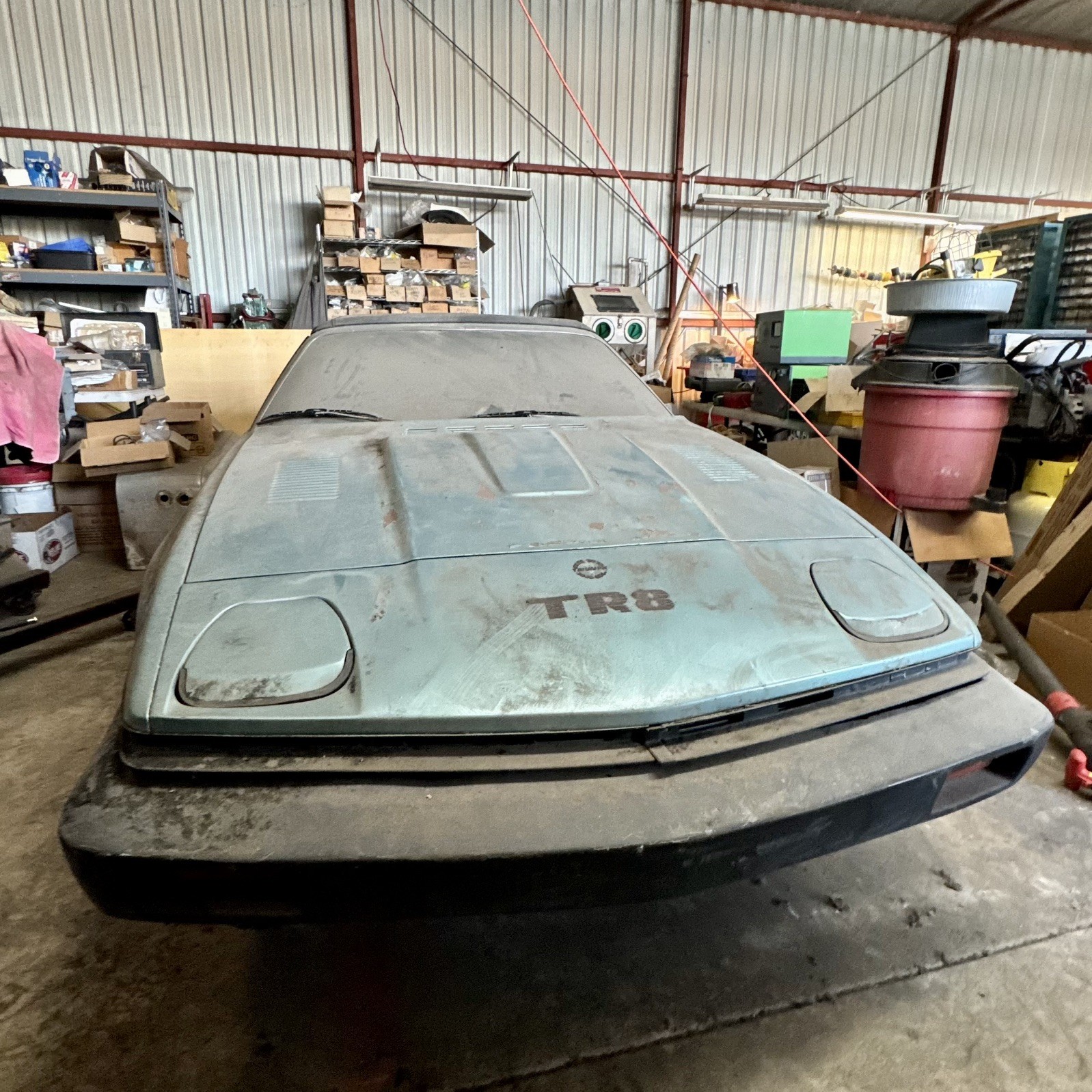 Triumph-TR8-1980-Convertible-Tan-Check