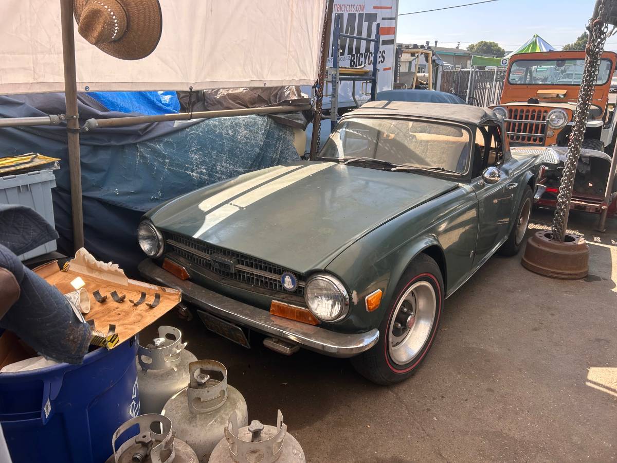 Triumph-Tr6-1972-green