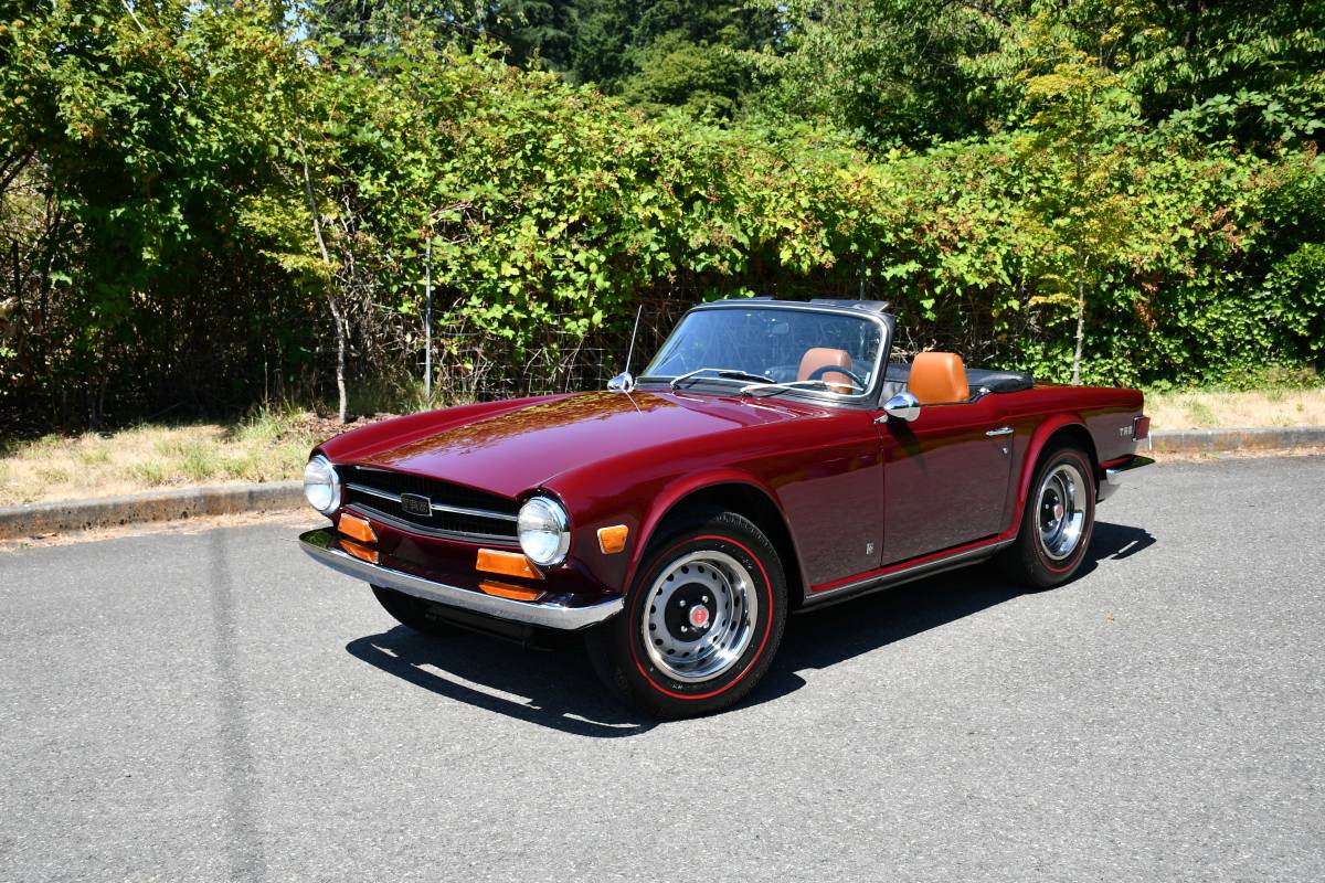 Triumph-Tr6-1972-red