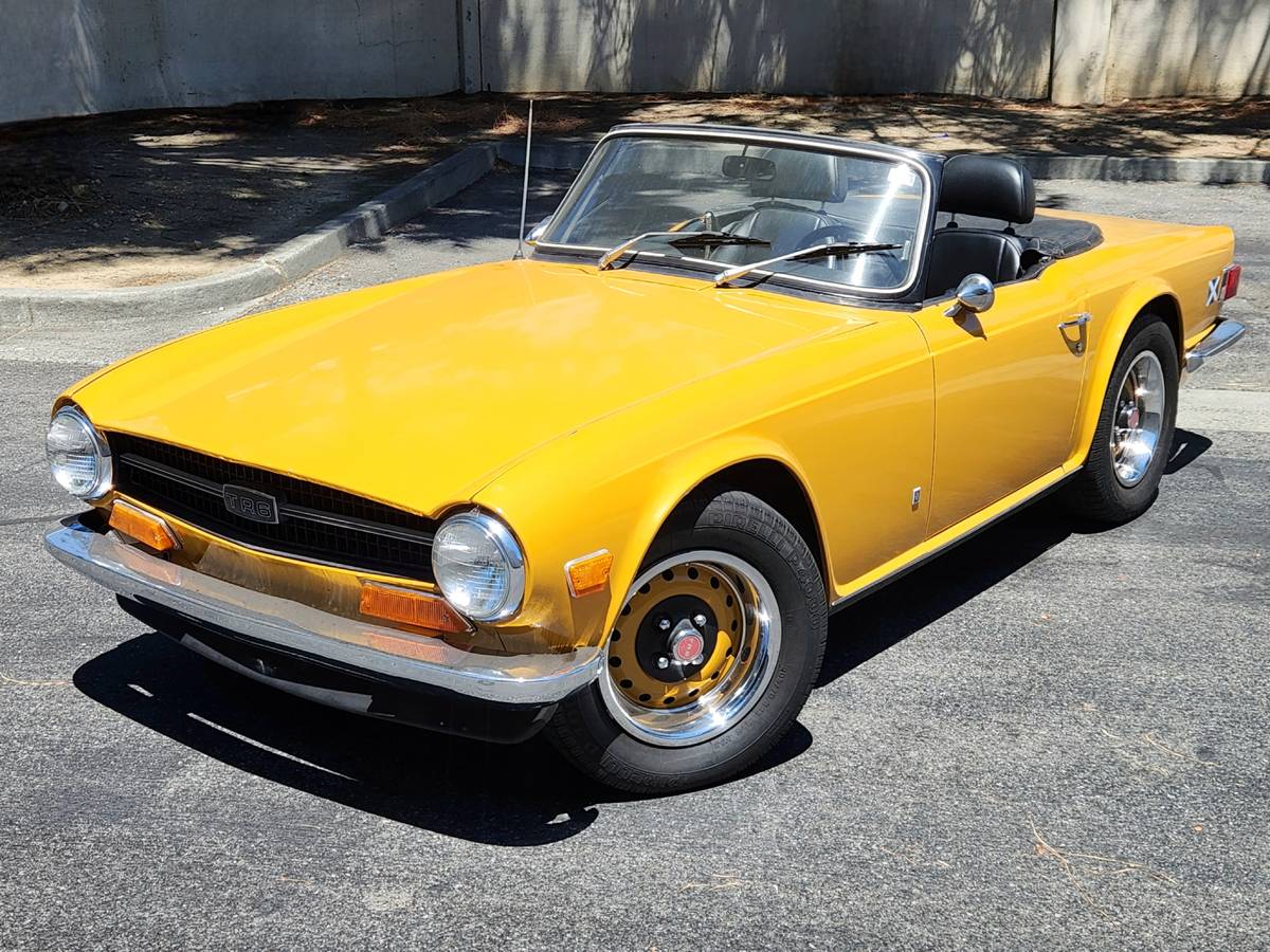 Triumph-Tr6-1972-yellow
