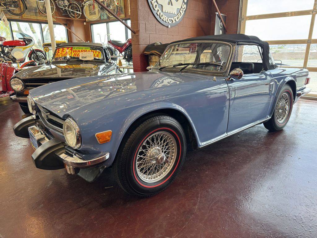 Triumph-Tr6-1975-blue
