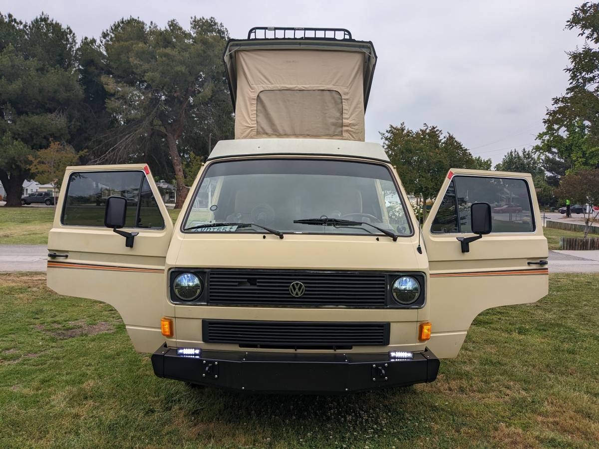Volkswagen-1982-yellow