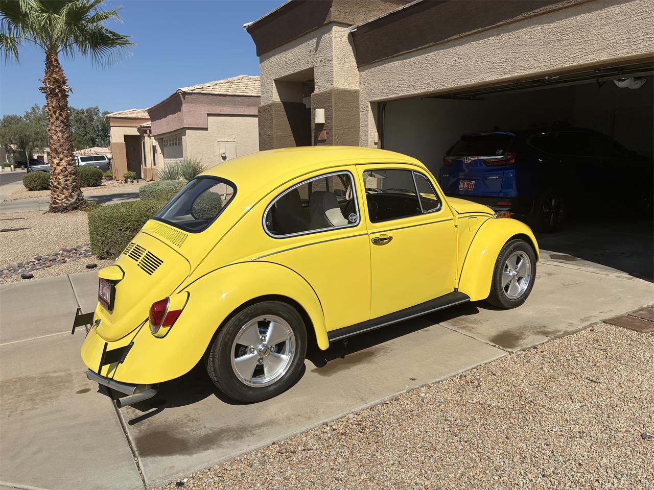 Volkswagen-Beetle-1970-Lemon-Ice-Off-white