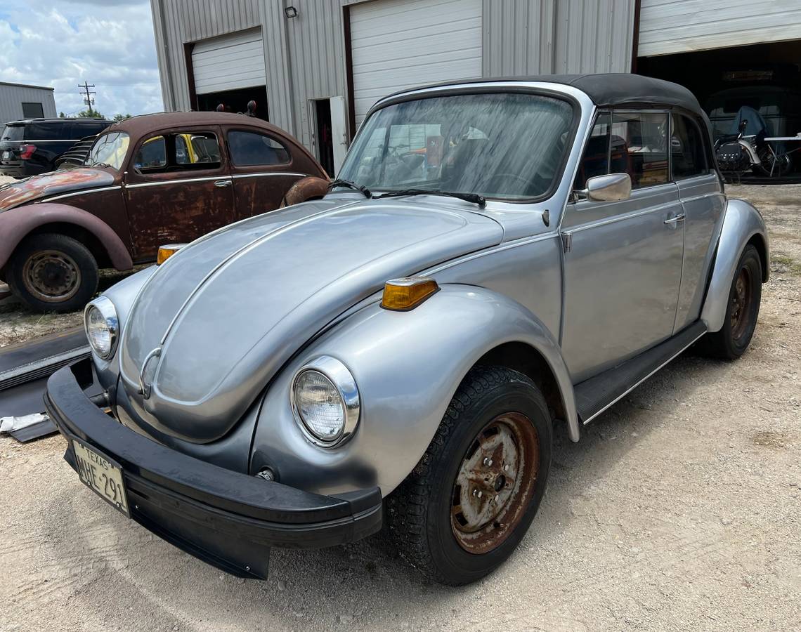 Volkswagen-Beetle-1976-silver