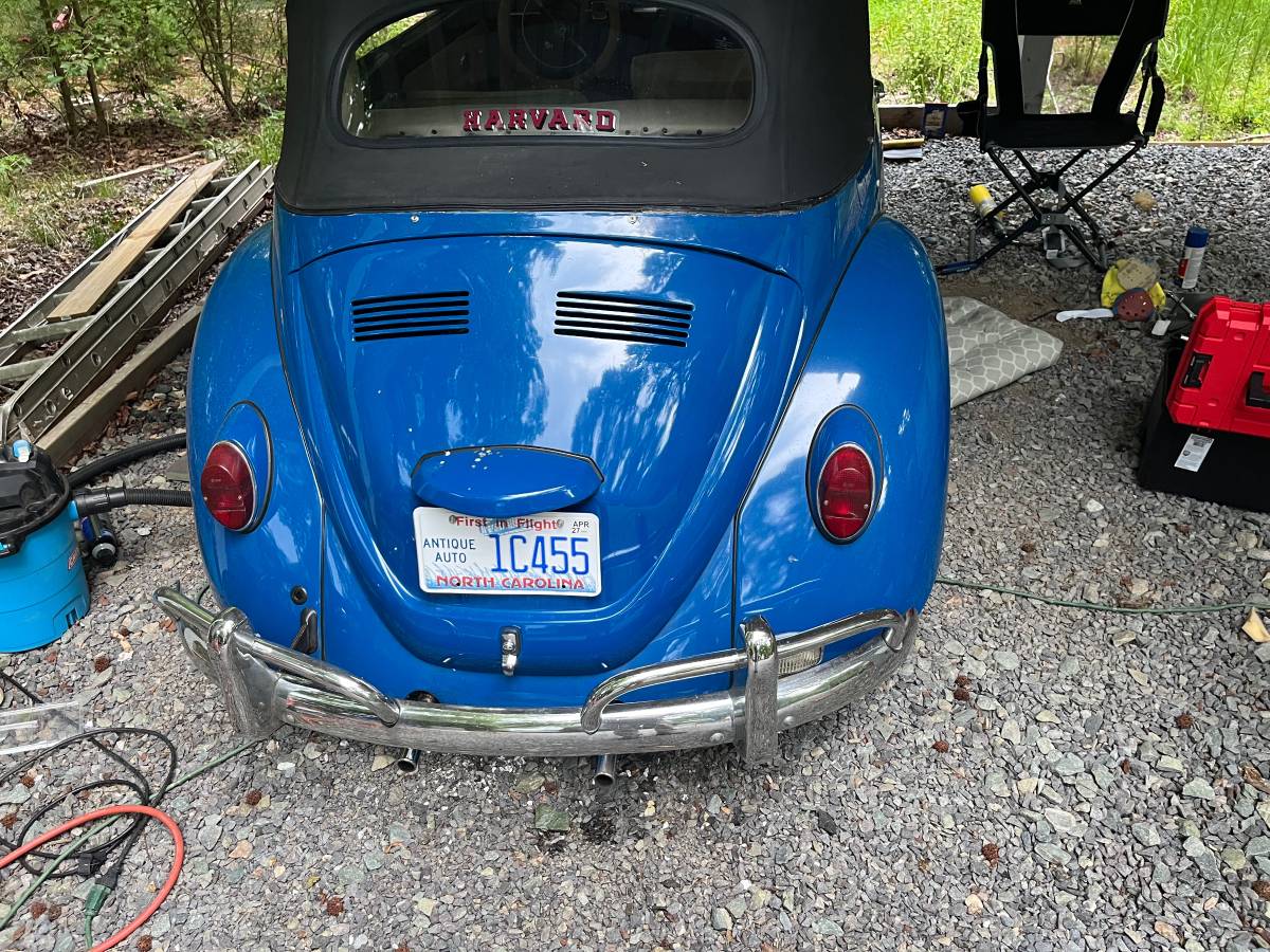 Volkswagen-Beetle-convertible-1967-blue