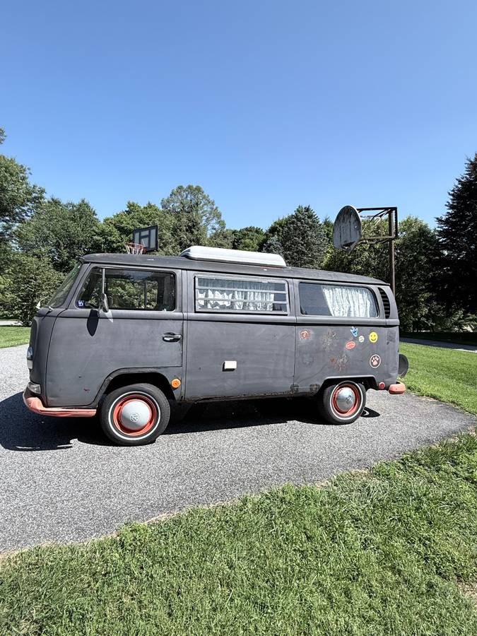 Volkswagen-Bus-1969-black