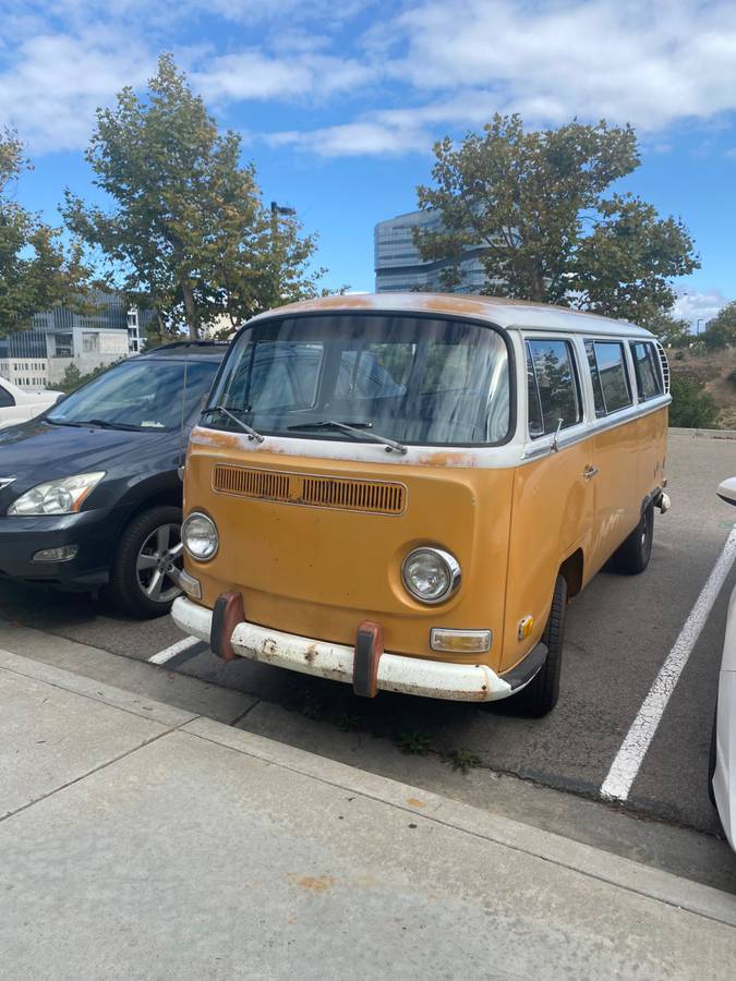 Volkswagen-Bus-1971-orange