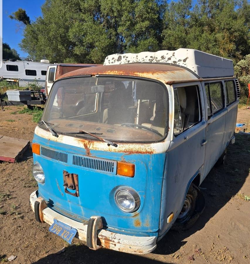 Volkswagen-Bus-1976