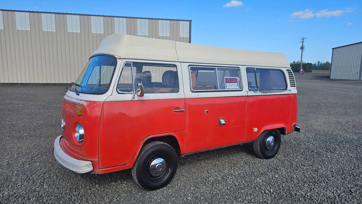 Volkswagen-Bus-riviera-1975-orange