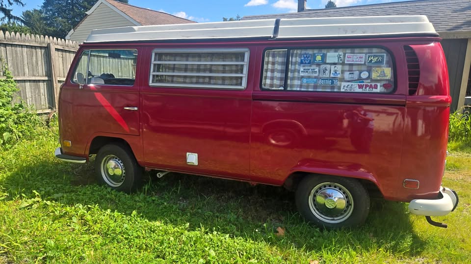 Volkswagen-Camper-van-1971