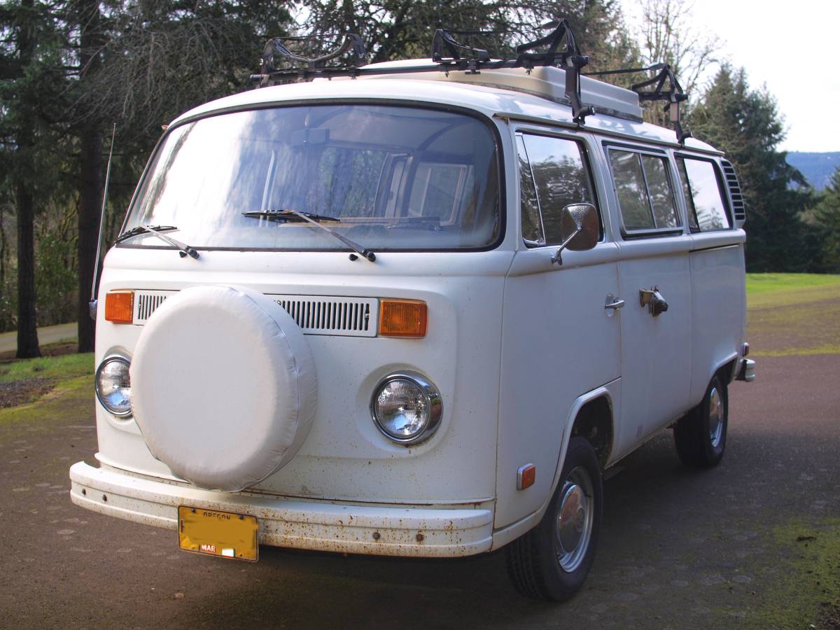 Volkswagen-Camper-van-1974-white