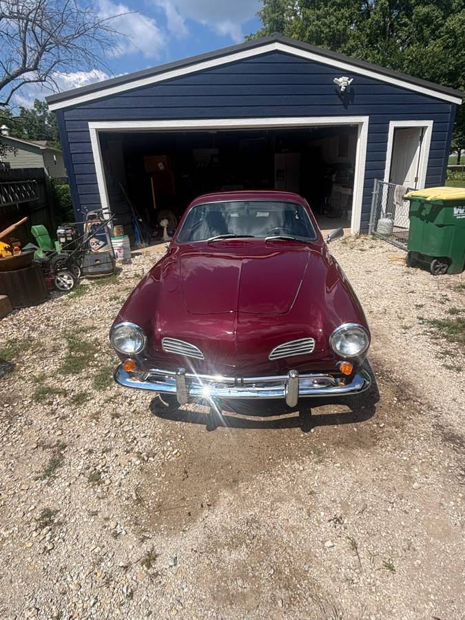 Volkswagen-Karmann-ghia-1968-red