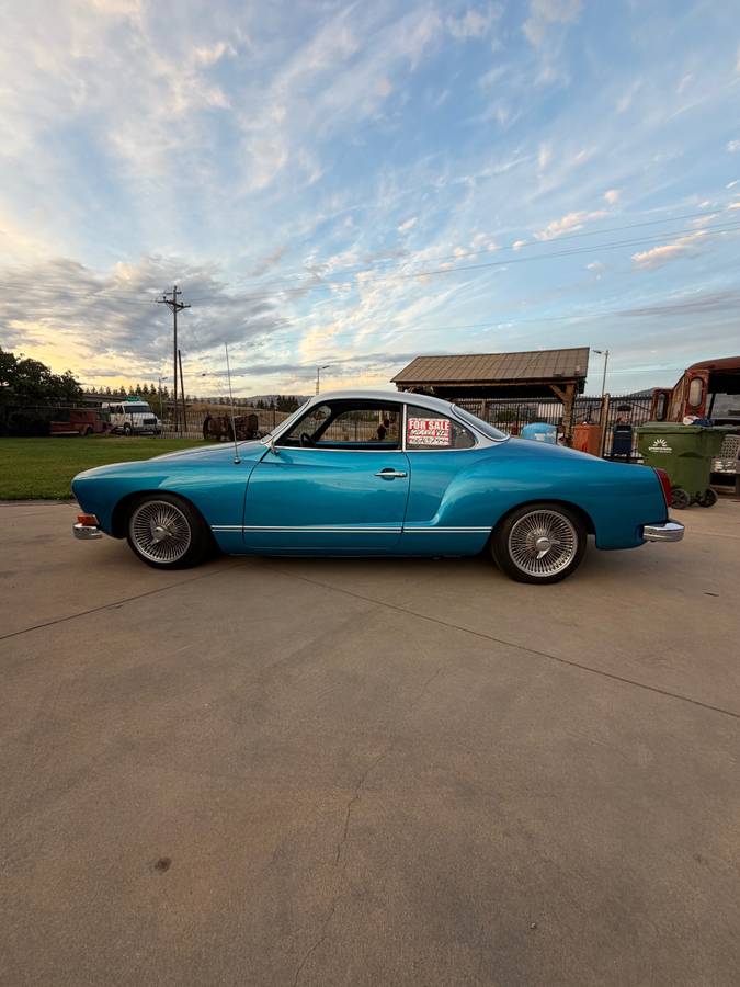 Volkswagen-Karmann-ghia-1974-blue
