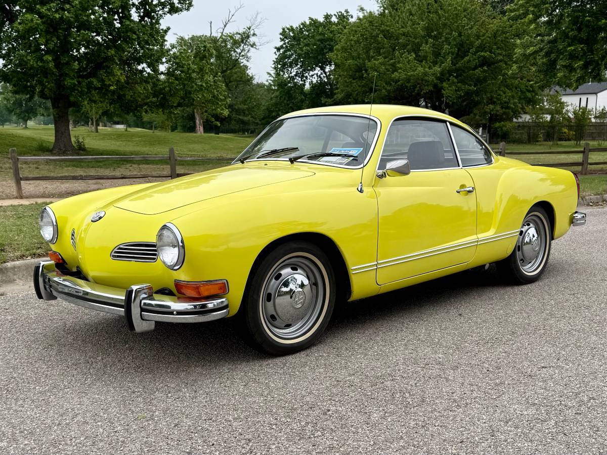 Volkswagen-Karmann-ghia-1974-yellow