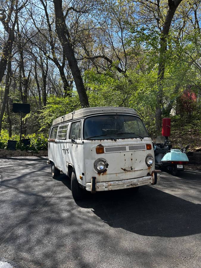 Volkswagen-Microbus-1974-white