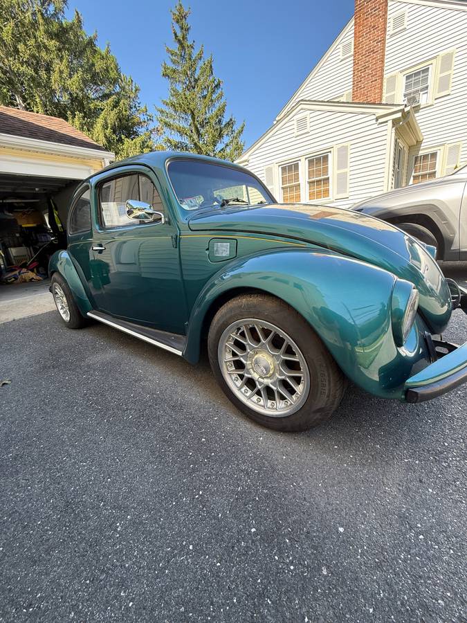 Volkswagen-Model-beetle-1994-green