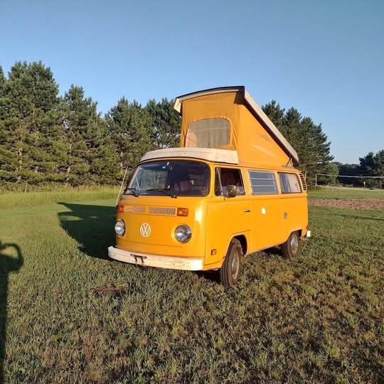 Volkswagen-Type-2-westfalia-camper-van-bus-1977