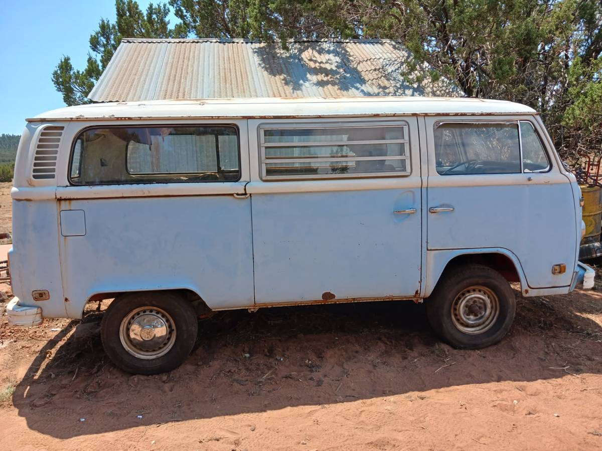 Volkswagen-Vanagon-1973-blue