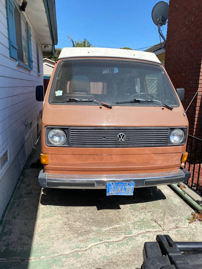 Volkswagen-Vanagon-camper-1983-orange